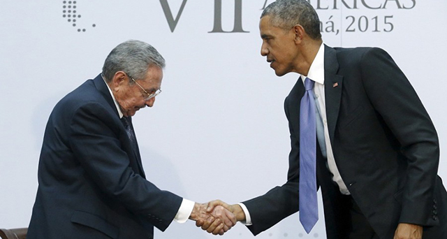 Como regalito de despedida a Raúl, Obama pone fin a la política que daba residencia a cubanos sin visa