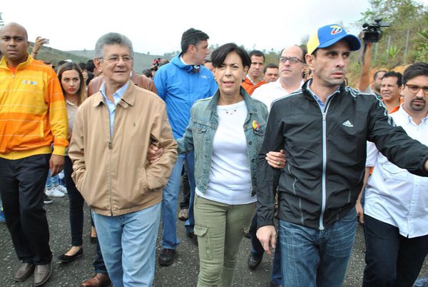 La madre de Leopoldo López logró ingresar a Ramo Verde y obtuvo su firma para el Revocatorio