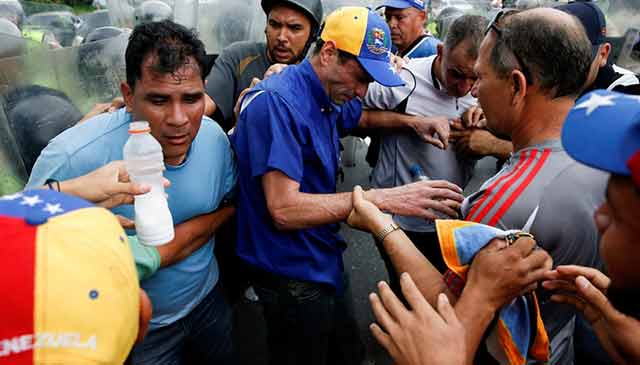 capriles-agresion-gas-MM