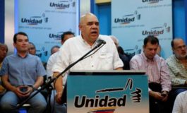 Mud ya consignó ante el CNE las firmas para activar referendo contra Maduro