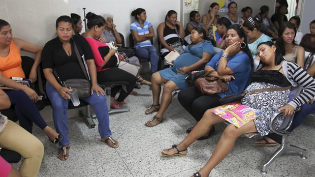 Crisis sanitaria total: Los venezolanos necesitan 53 salarios mínimos para un parto