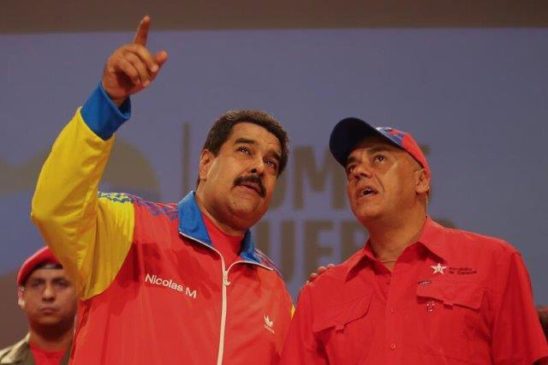 Maduro afirma que se sometera al referendo si CNE aprueba el revocatorio