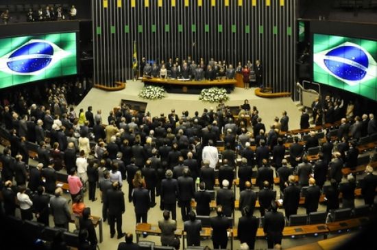 Choque de poderes en Brasil: Senado ordena continuar agenda de impeachment contra Dilma Rousseff