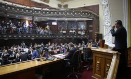 Diputados opositores retan a Maduro a disolver la AN como hizo Fujimori