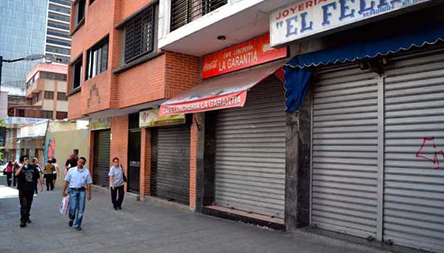 Venezuela camino a la quiebra: Al menos 300 comercios cierran diariamente