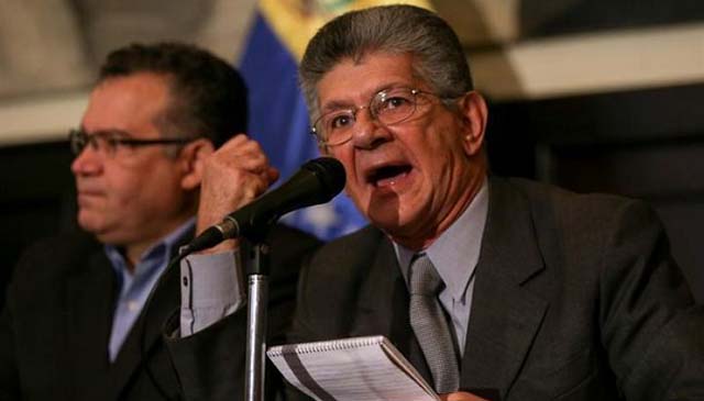 Ramos Allup: Maduro prohíbe venta de pasajes para Margarita a diputados de oposición, tiene miedo