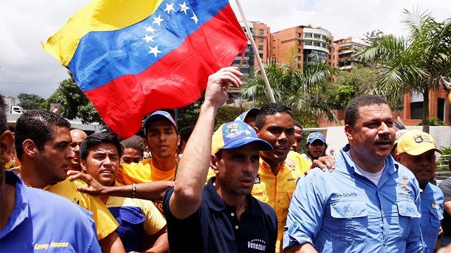 Capriles llama a la calle el 23 de Enero para exigir elecciones