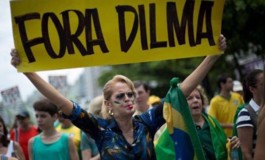 "Fora Dilma" del palacio presidencial, la ex mandataria de regreso a su casa en Porto Alegre