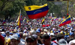 Oposición llena la Autopista de Prados del Este en Caracas (Fotos)