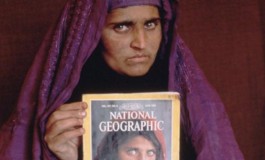 Hacen gestiones para liberar a la que fue la "niña afgana de los ojos verdes" de National Geographic