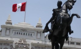 El Congreso de Perú denuncia "golpe de Estado" en Venezuela y pide el retiro de su embajador