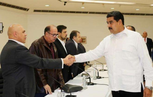 Al fin la foto que anhelaba Maduro para oxigenar su régimen