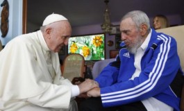 El papa Francisco manifestó su pesar por la "triste noticia" de la muerte de Fidel Castro