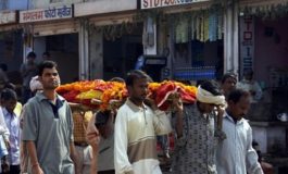 Un joven de 17 años 'resucita' en medio de su funeral en la India