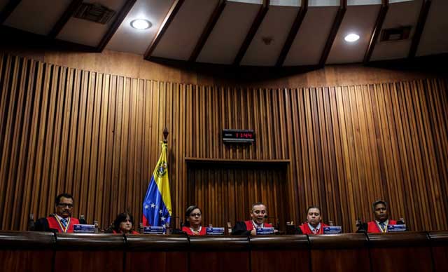 Tiempos de dictadura: En sentencia inconstitucional, TSJ toma el Parlamento y asume todas sus competencias