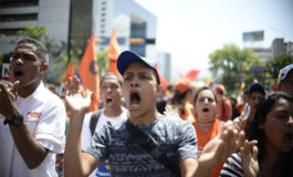 Desbordante: Venezolanos se apoderan de las calles contra la dictadura de Maduro