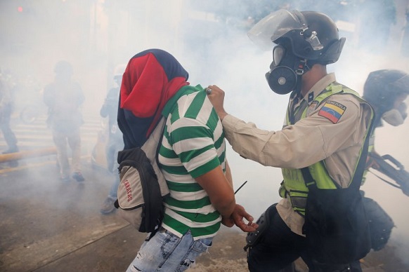 Al menos 17 heridos y 30 detenidos tras jornada de protestas contra la dictadura Maduro